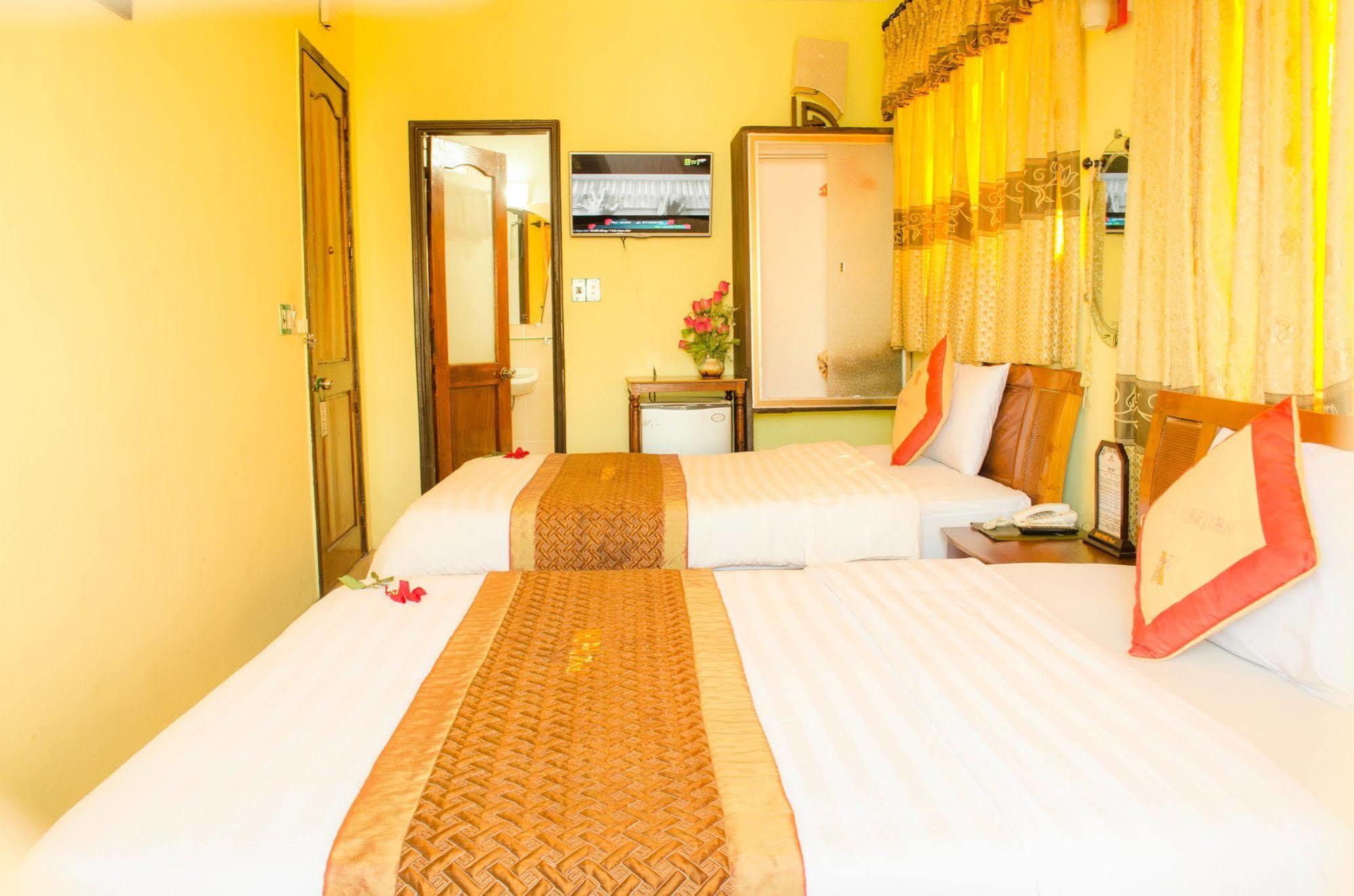 Nhu Phu Hotel Hue Exterior foto