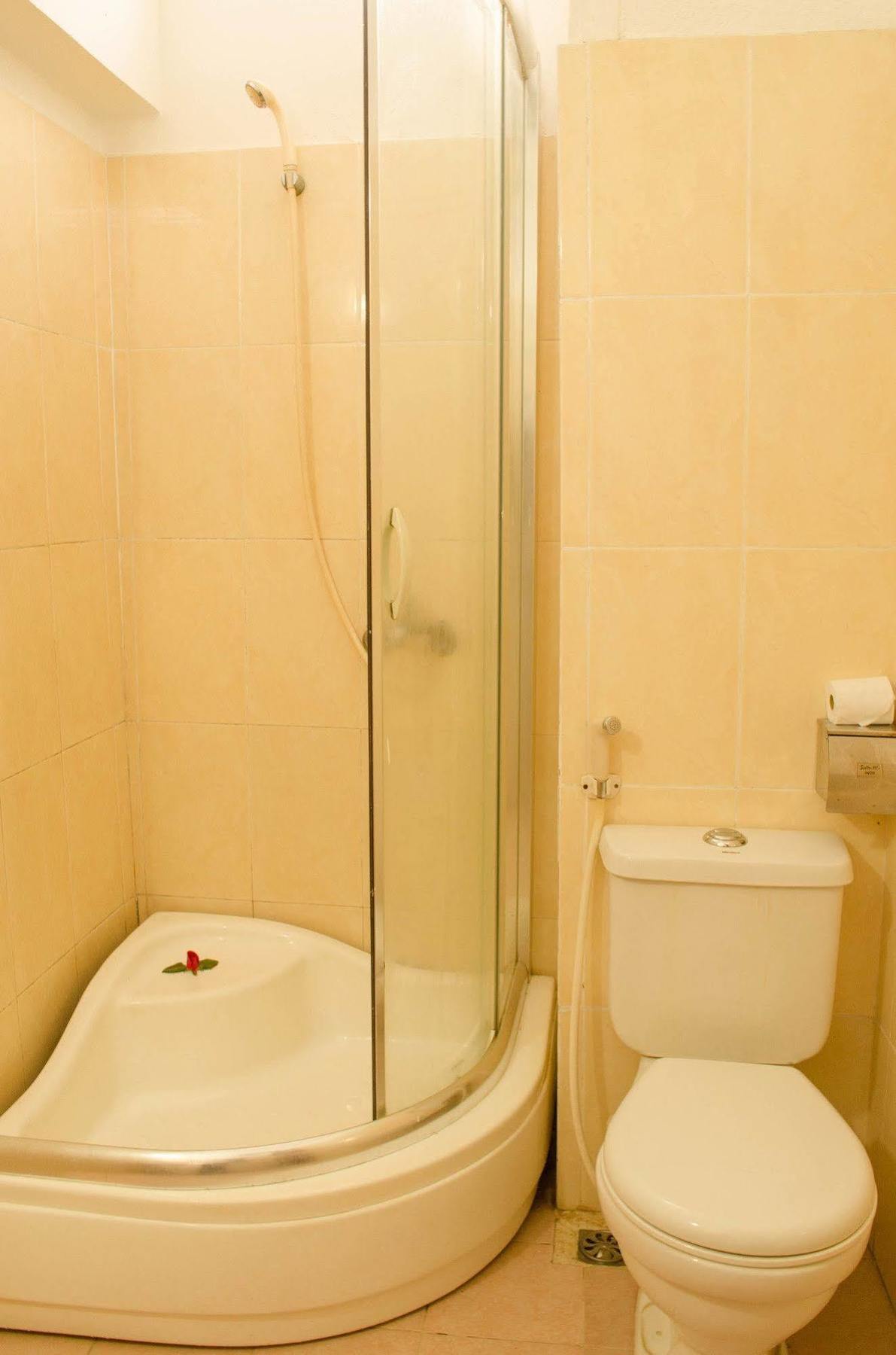 Nhu Phu Hotel Hue Exterior foto